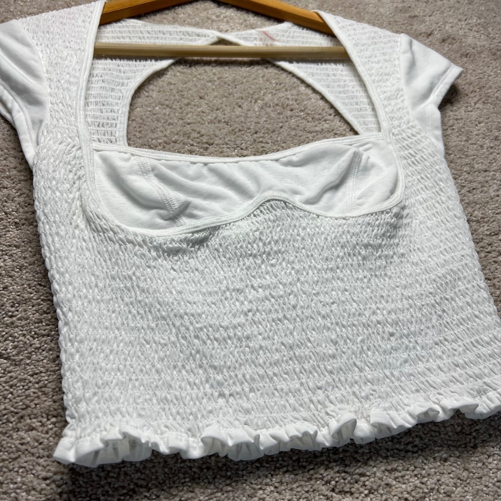 Free People‎ Movement White Smocked Open Back Crop Top Cap Sleeve S Coquette - Picture 13 of 14